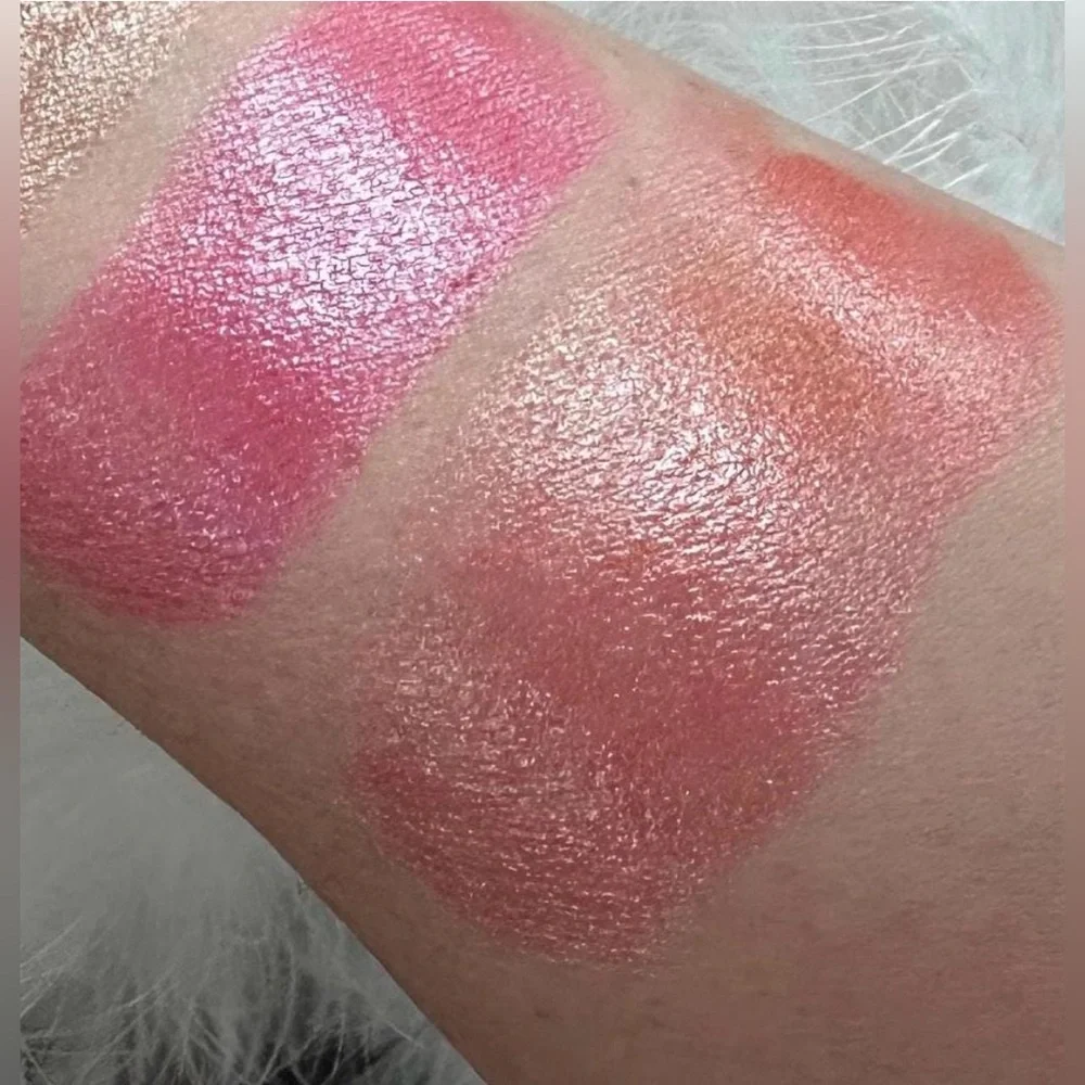 💫 Moochie luminous blush Serum Stick
